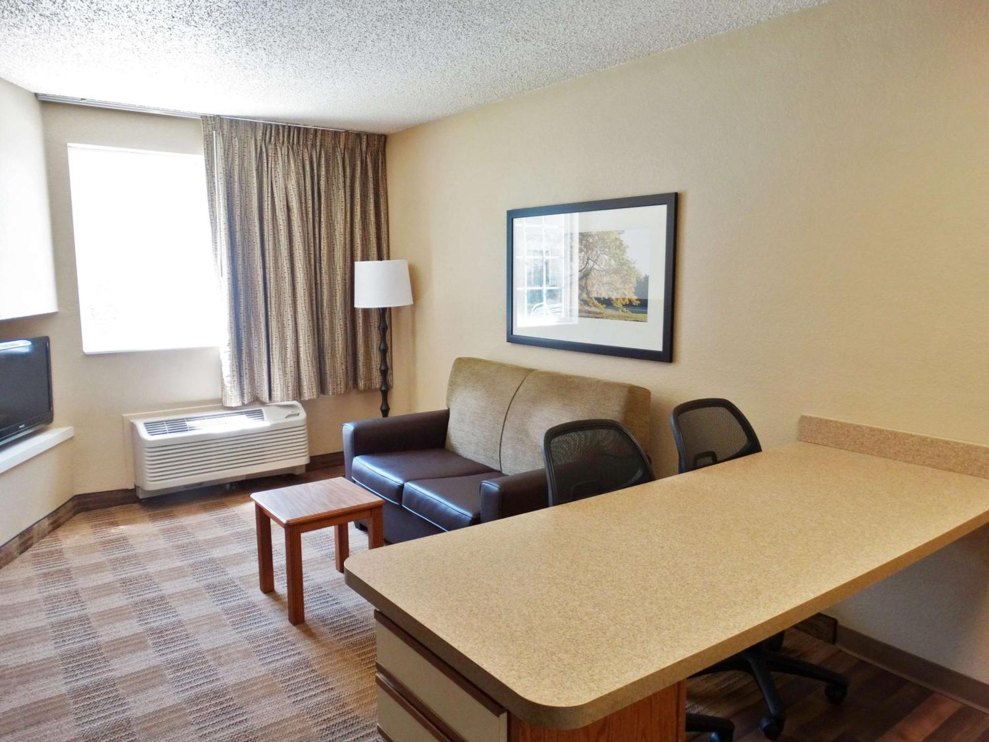 Extended Stay America Select Suites - Providence - Airport Warwick Extérieur photo