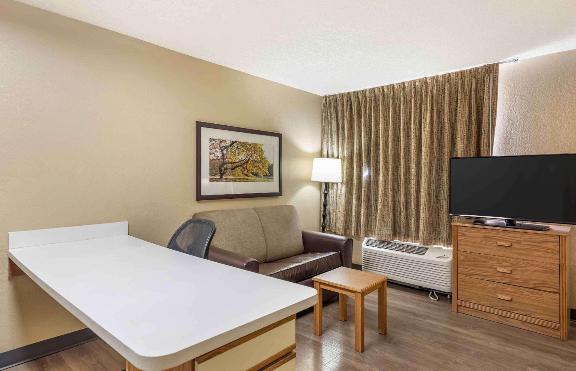 Extended Stay America Select Suites - Providence - Airport Warwick Extérieur photo