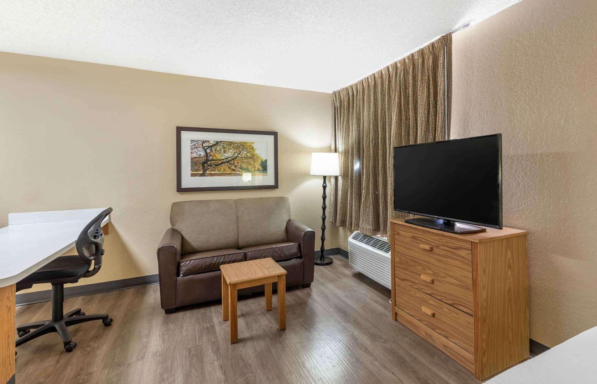 Extended Stay America Select Suites - Providence - Airport Warwick Extérieur photo